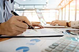 business-owners-may-be-able-to-reduce-tax-by-using-an-S-corporation